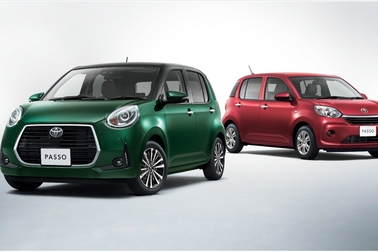 Photo(左) : MODA“G package”(2WD)
