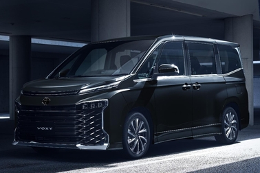 【モデル入り素材】S-Z（ハイブリッド・2WD・7人乗り）