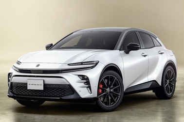 (左):特別仕様車 SPORT RS “THE 70th” (ベース車両はSPORT RS)
